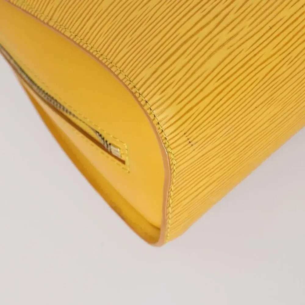 Louis Vuitton height 11